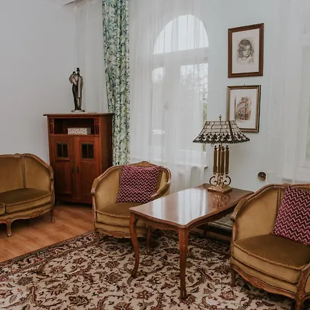 شقة Jantar Apartamenty Stary Dworek