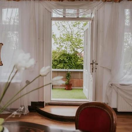 شقة Jantar Apartamenty Stary Dworek
