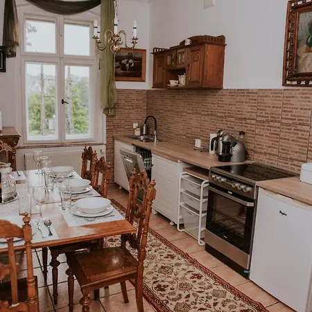 Jantar Apartamenty Stary Dworek *